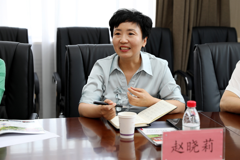 6、市政協(xié)委員趙曉莉發(fā)言.JPG 6、市政協(xié)委員趙曉莉發(fā)言.JPG