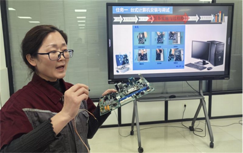 11-24電信工程系組織開展工學一體化課堂實施公開示范�?49.png 11-24電信工程系組織開展工學一體化課堂實施公開示范�?49.png